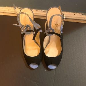 Ivanka trump black and blue heels, in size 7.